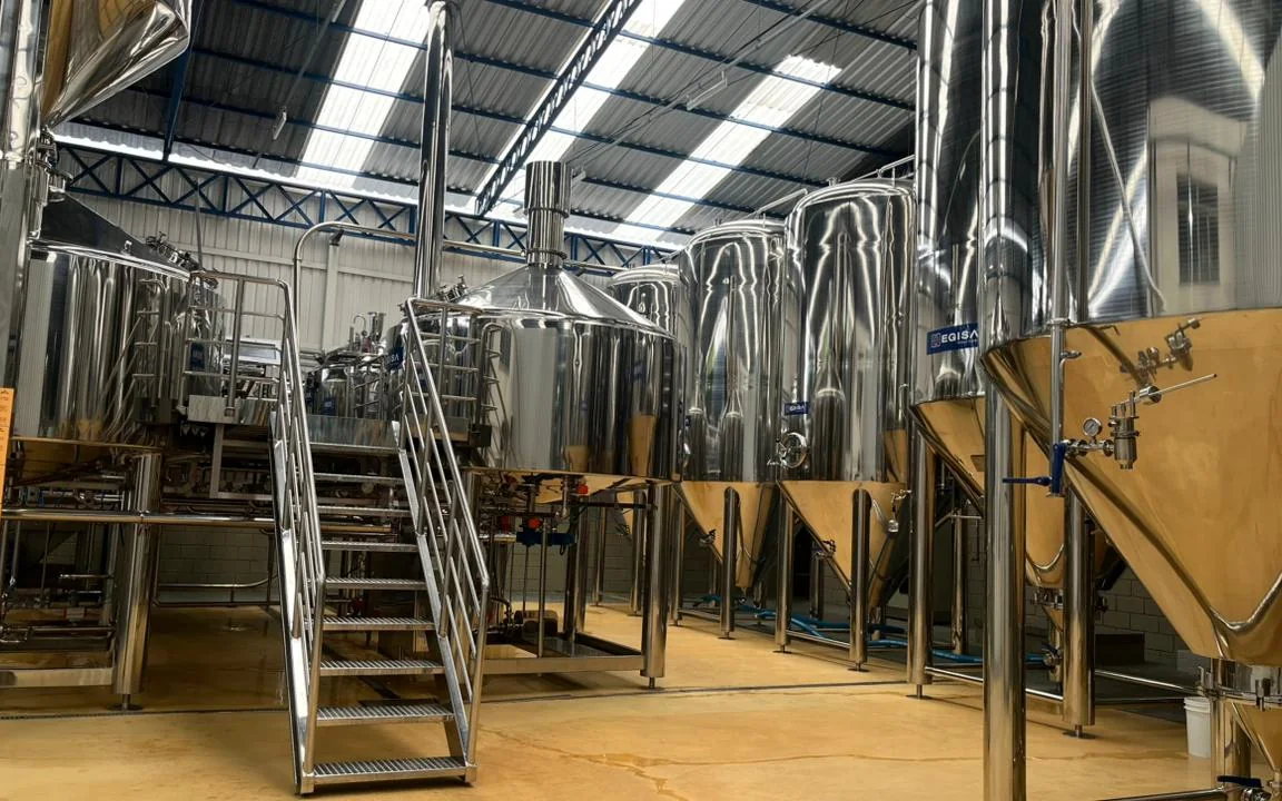 Sala de brassagem da Cervejaria Ravache